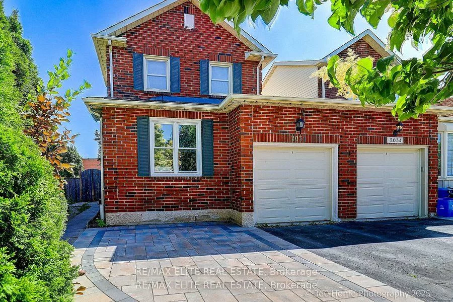 2032, Glenada, 1018 - WC Wedgewood Creek, Oakville