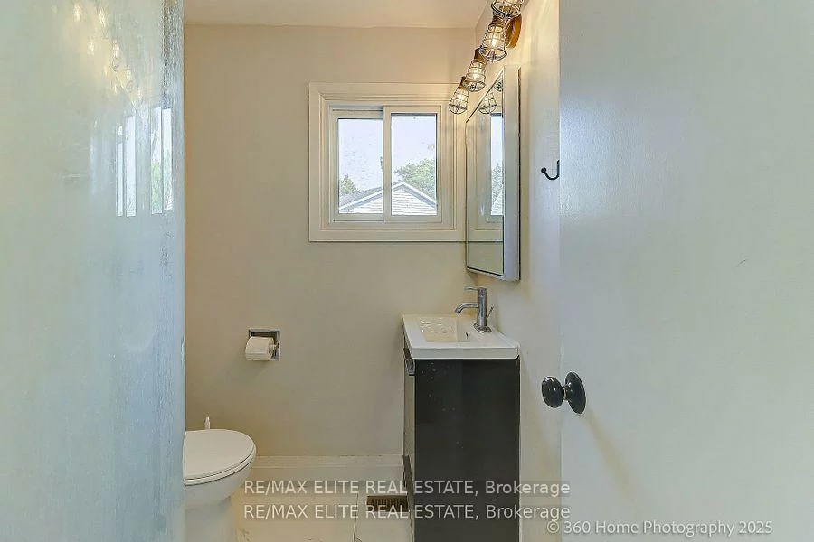 2032, Glenada, 1018 - WC Wedgewood Creek, Oakville