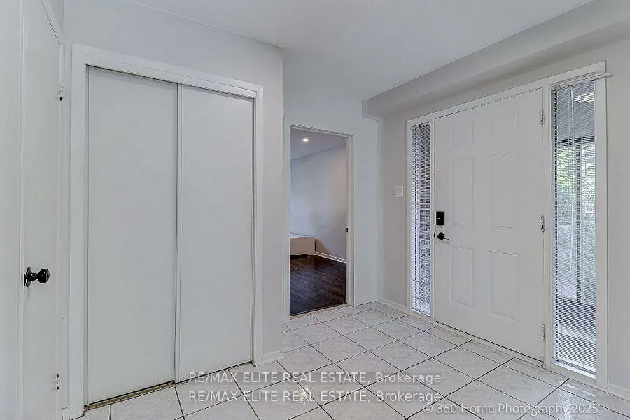 2032, Glenada, 1018 - WC Wedgewood Creek, Oakville