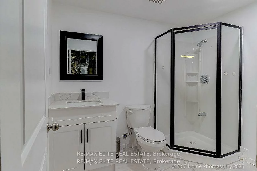 2032, Glenada, 1018 - WC Wedgewood Creek, Oakville