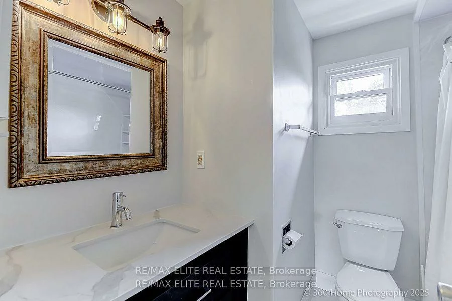 2032, Glenada, 1018 - WC Wedgewood Creek, Oakville