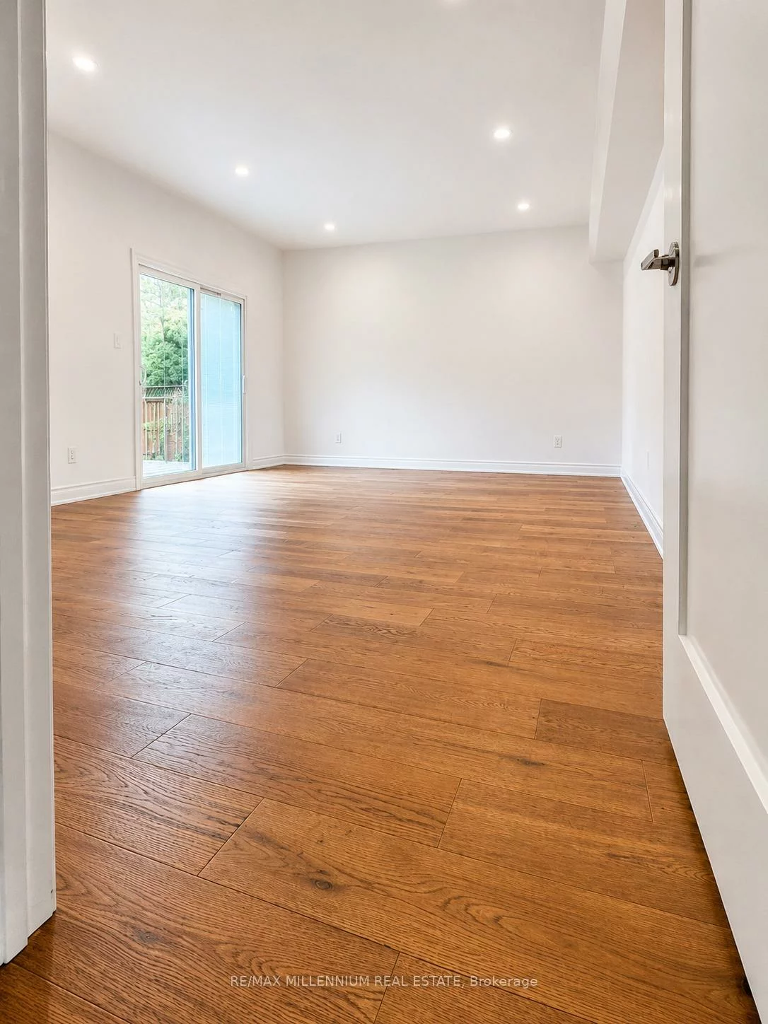 1285, Rebecca, 1020 - WO West, Oakville