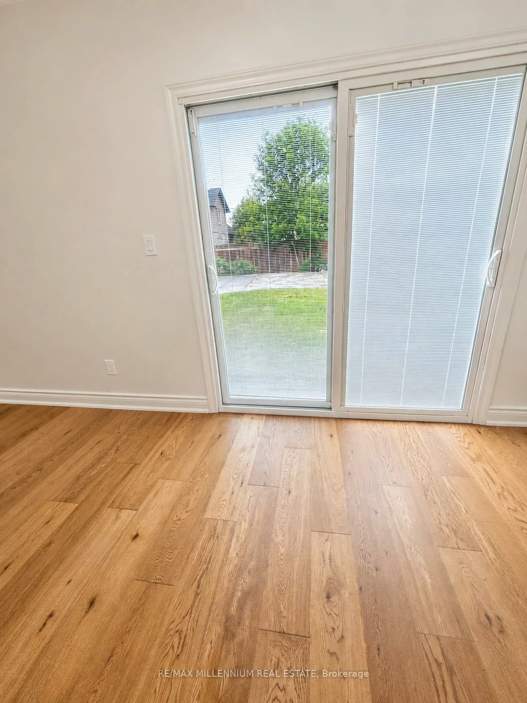 1285, Rebecca, 1020 - WO West, Oakville