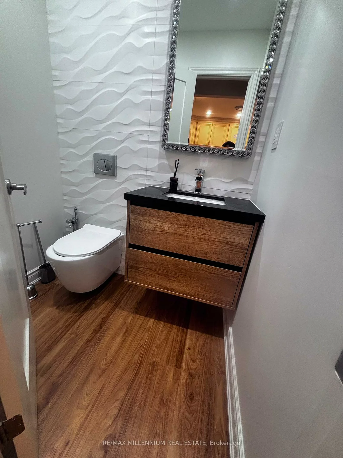 1285, Rebecca, 1020 - WO West, Oakville