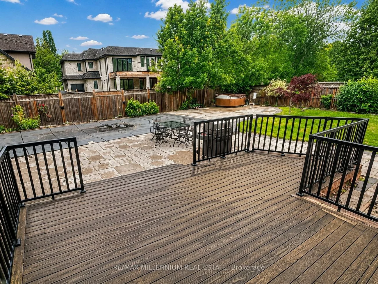 1285, Rebecca, 1020 - WO West, Oakville