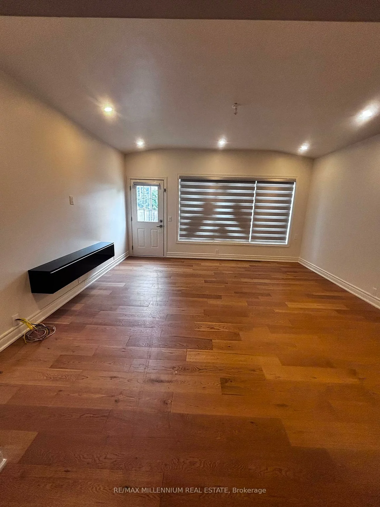 1285, Rebecca, 1020 - WO West, Oakville
