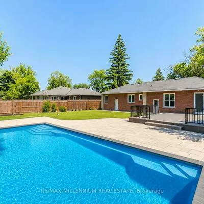 1285, Rebecca, 1020 - WO West, Oakville