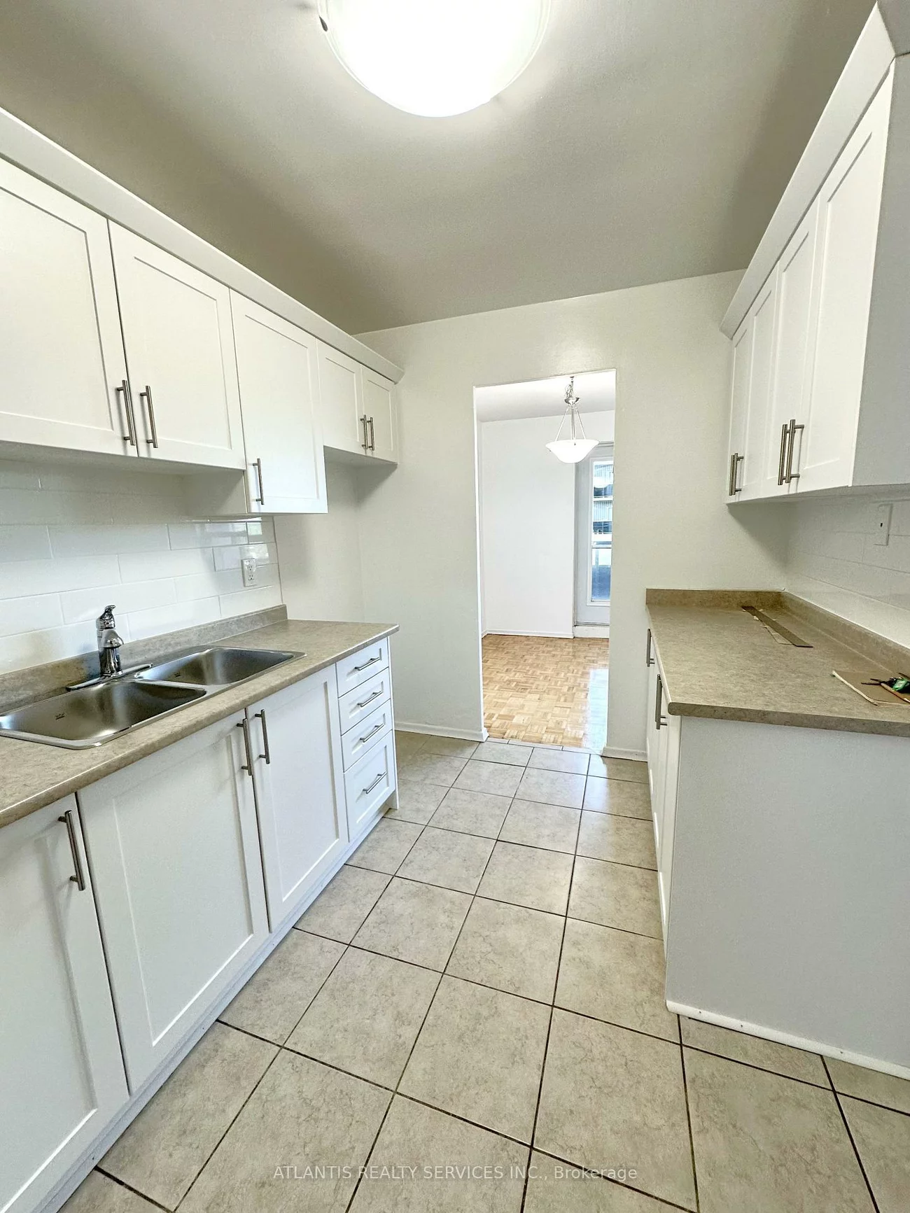 50, East, 1001 - BR Bronte, Oakville
