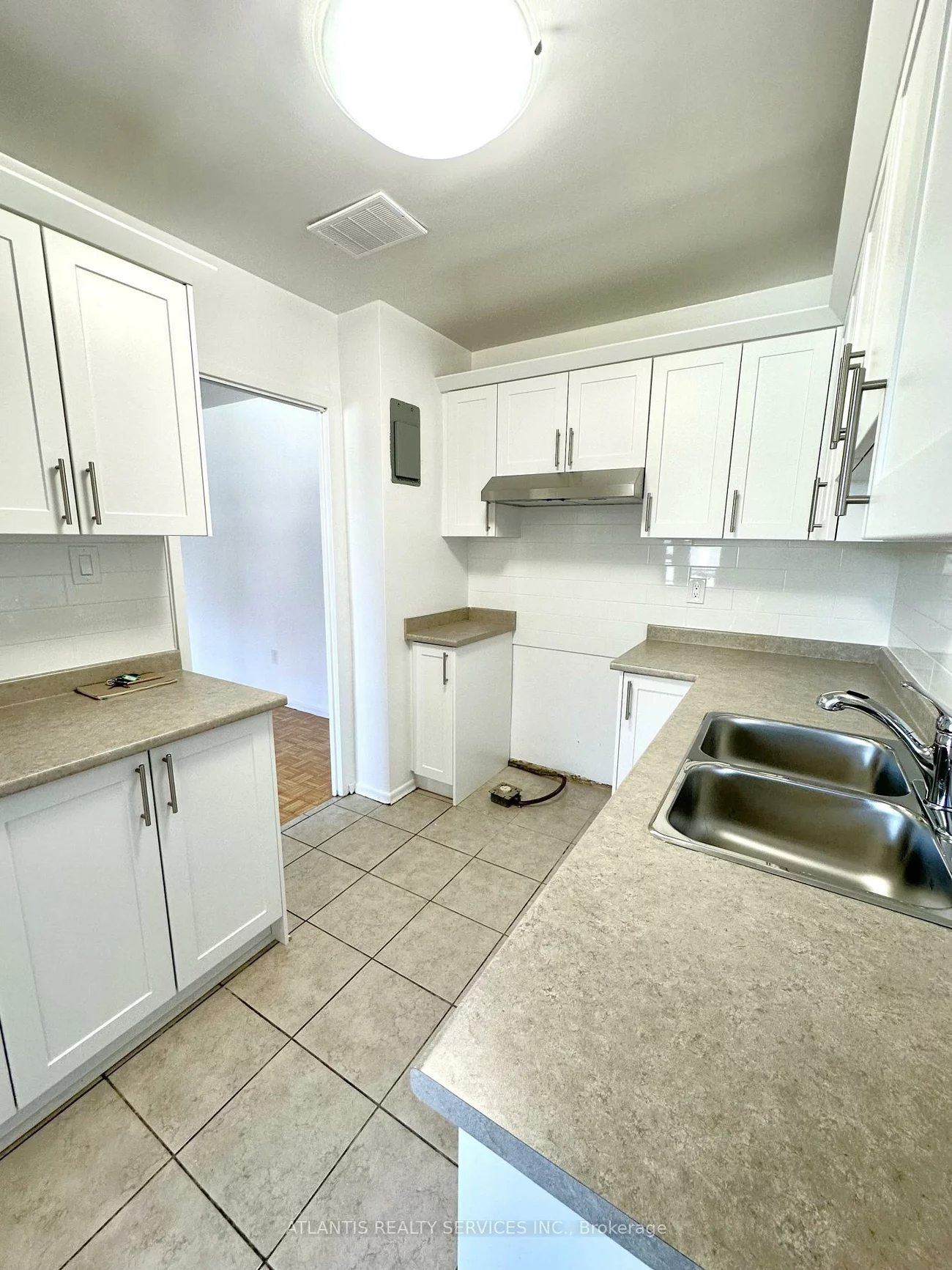 50, East, 1001 - BR Bronte, Oakville