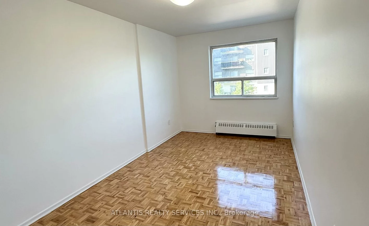 50, East, 1001 - BR Bronte, Oakville