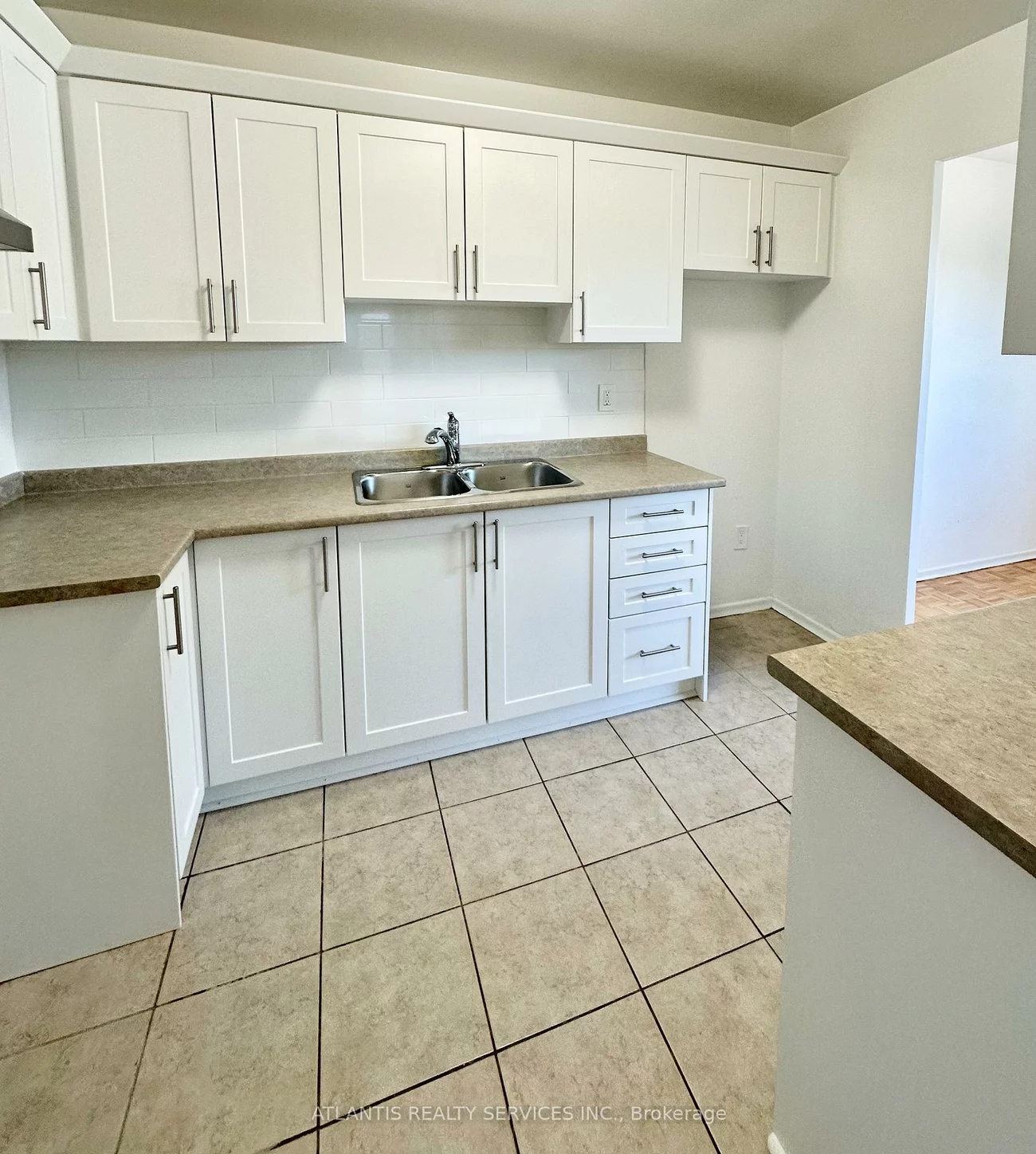 50, East, 1001 - BR Bronte, Oakville