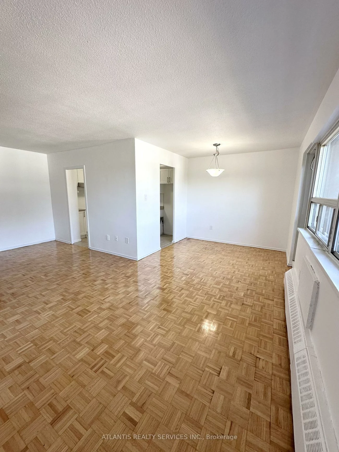 50, East, 1001 - BR Bronte, Oakville