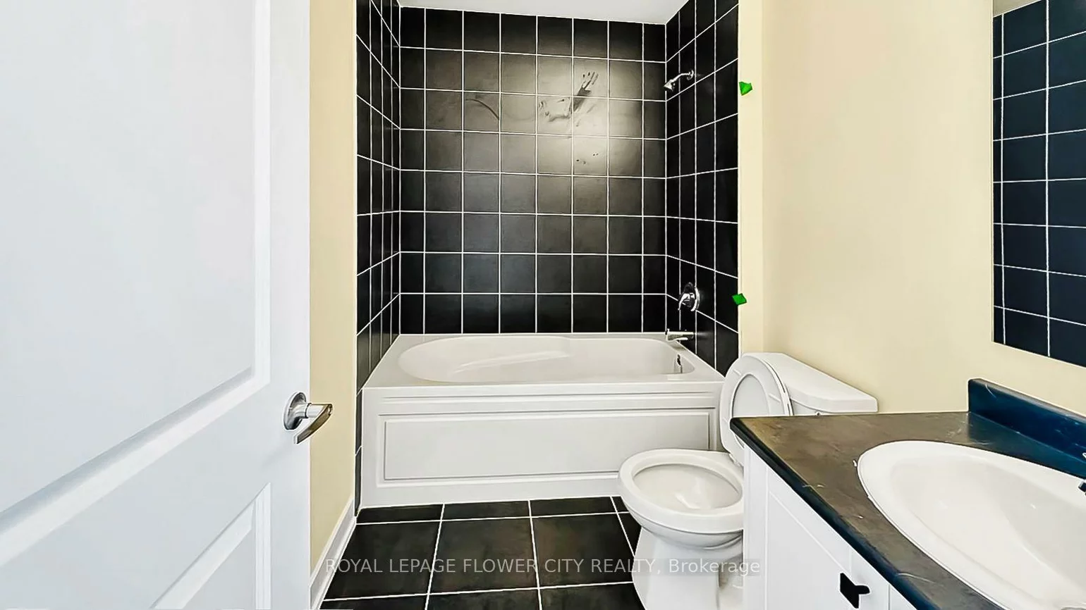 3098, Meadowridge, 1010 - JM Joshua Meadows, Oakville