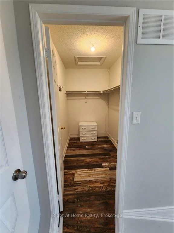 2070, White Dove, 1022 - WT West Oak Trails, Oakville