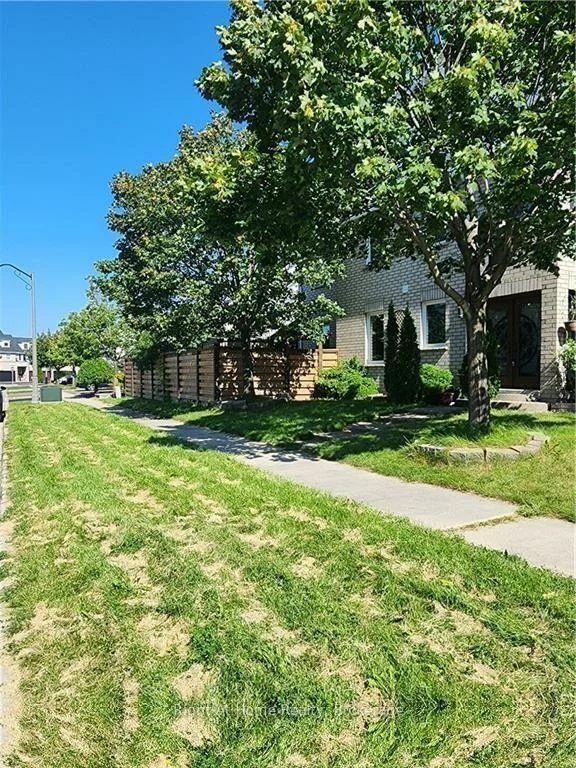 2070, White Dove, 1022 - WT West Oak Trails, Oakville
