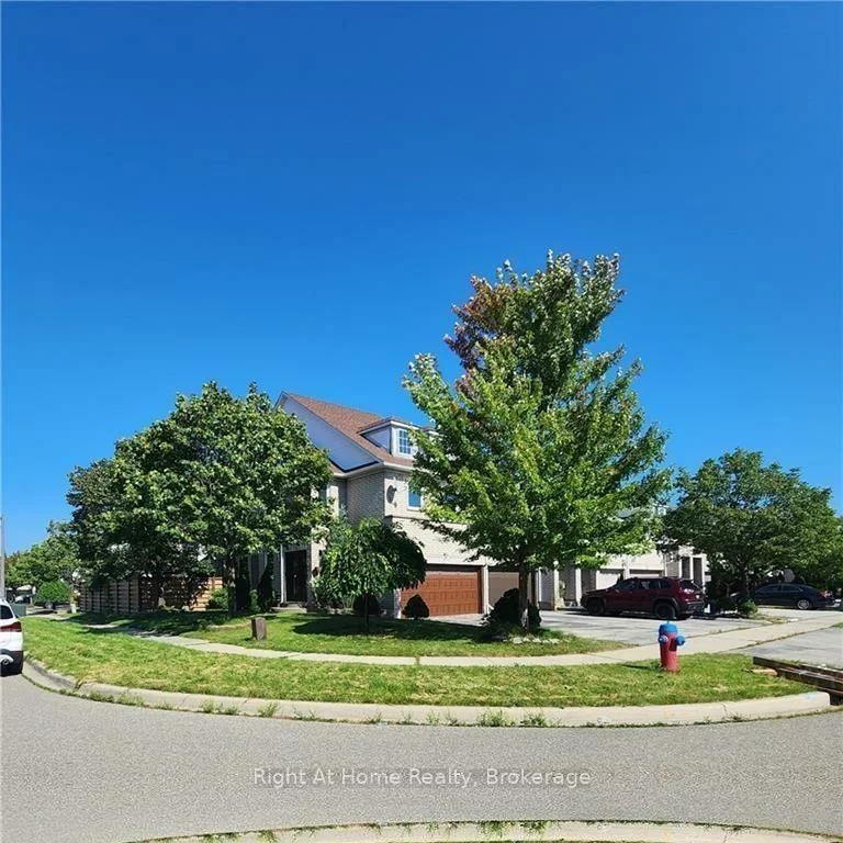 2070, White Dove, 1022 - WT West Oak Trails, Oakville