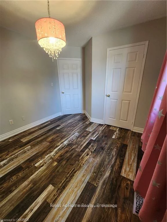 2070, White Dove, 1022 - WT West Oak Trails, Oakville