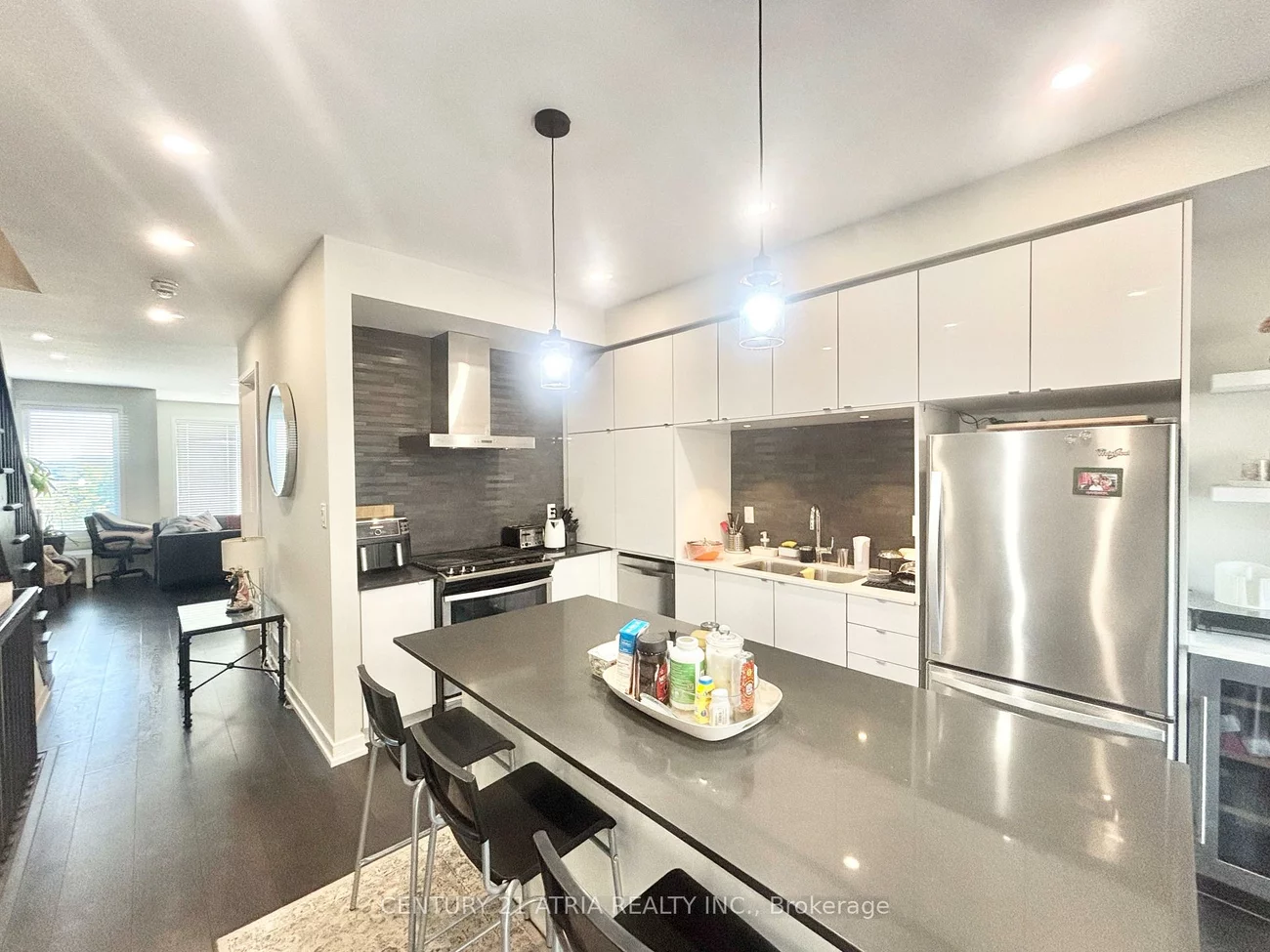 193, Sabina, 1008 - GO Glenorchy, Oakville