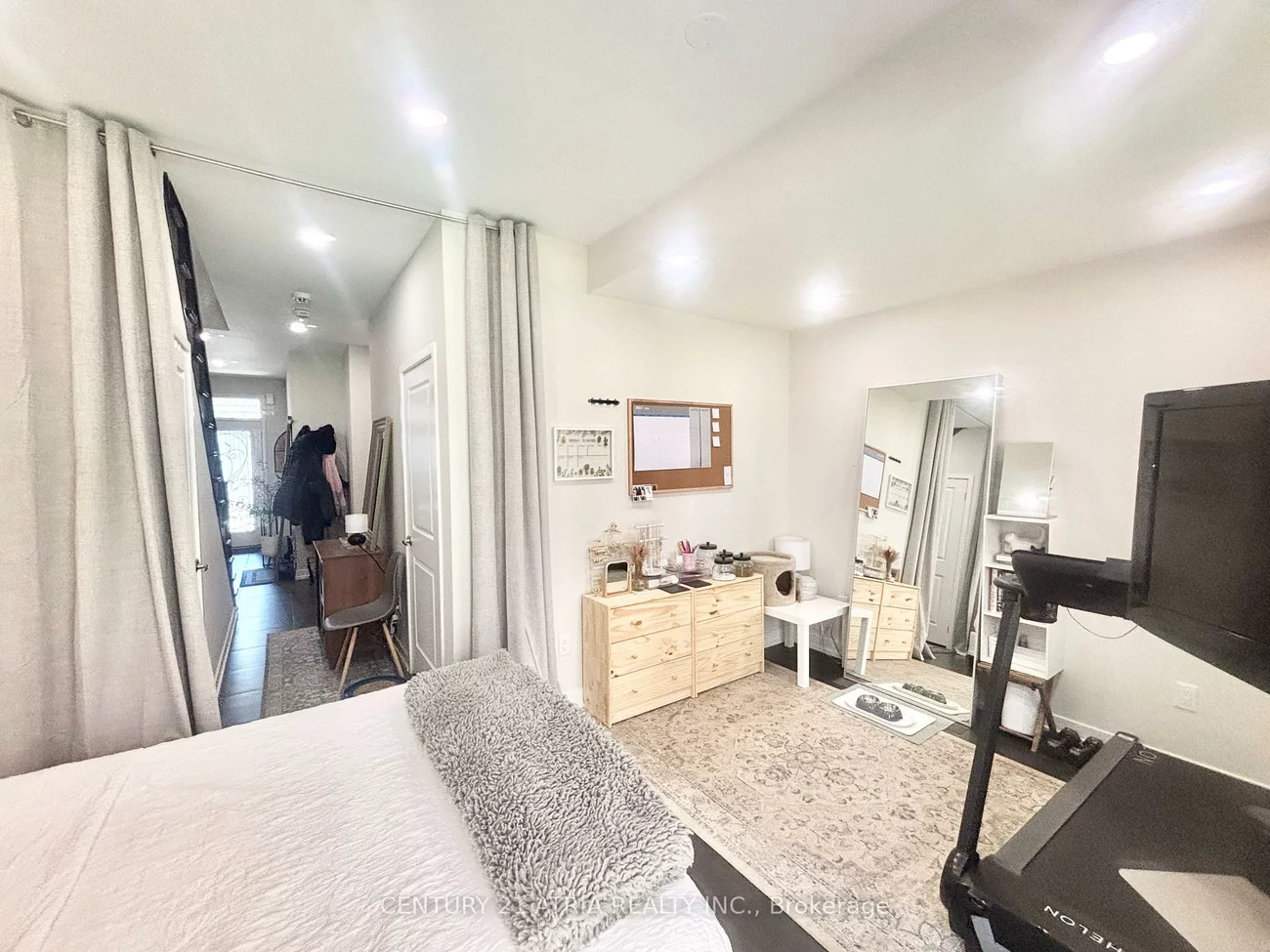 193, Sabina, 1008 - GO Glenorchy, Oakville