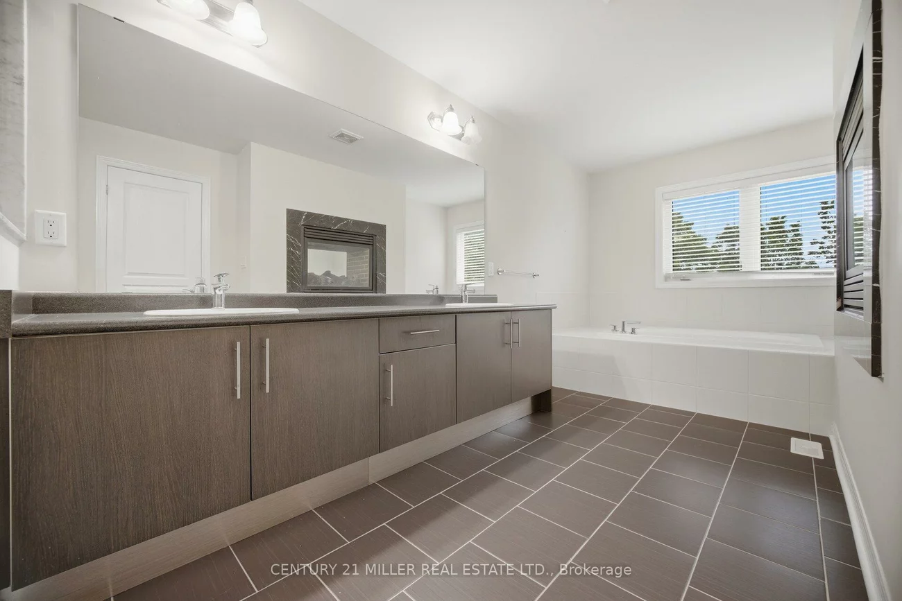 2455, Village, 1000 - BC Bronte Creek, Oakville