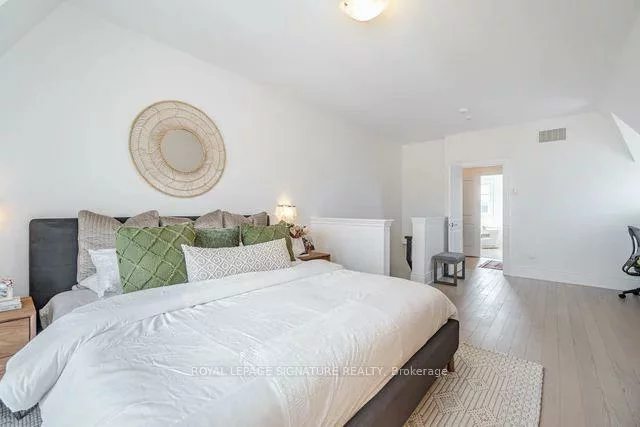2147, Lillykin, 1015 - RO River Oaks, Oakville