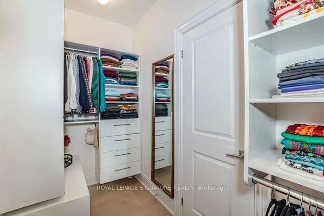 2147, Lillykin, 1015 - RO River Oaks, Oakville