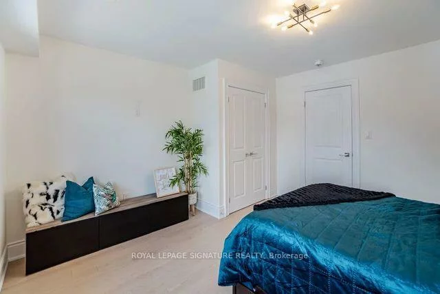 2147, Lillykin, 1015 - RO River Oaks, Oakville