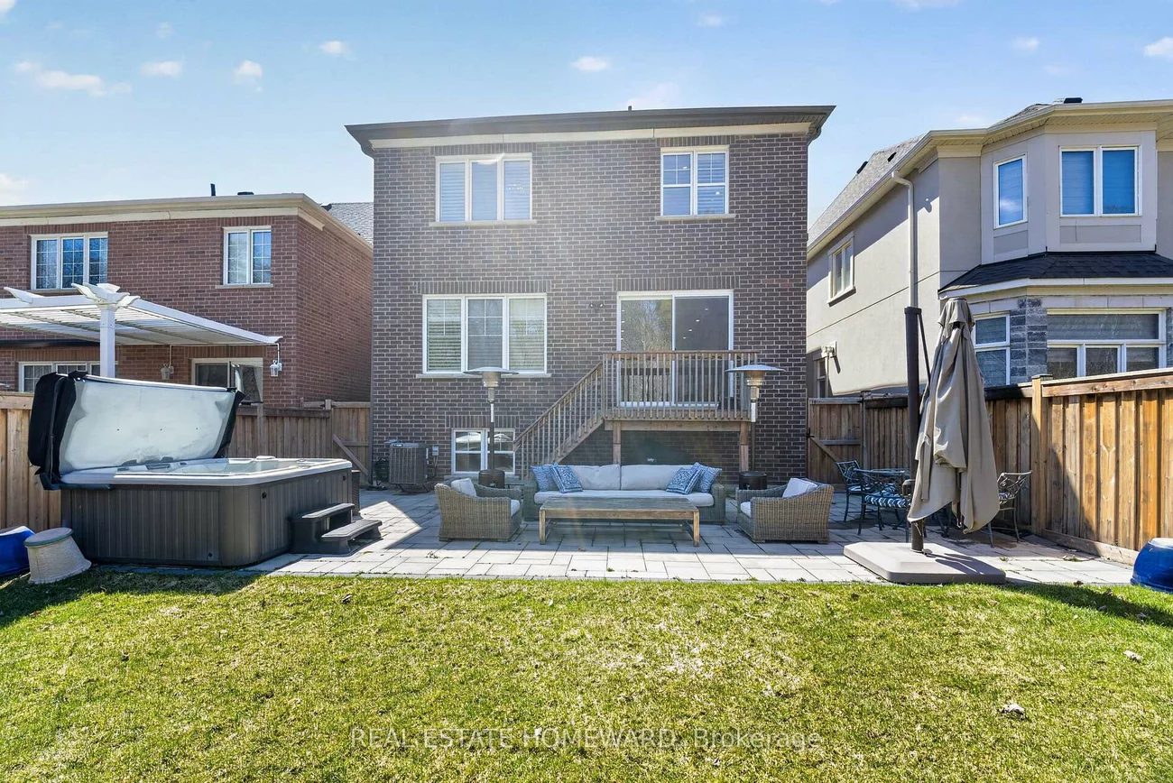 3329, Vernon Powell, 1008 - GO Glenorchy, Oakville