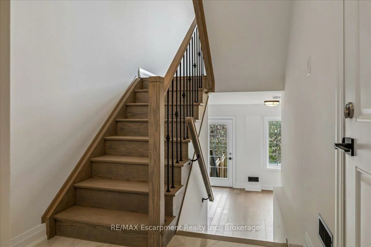 2171, Fiddlers, 1019 - WM Westmount, Oakville