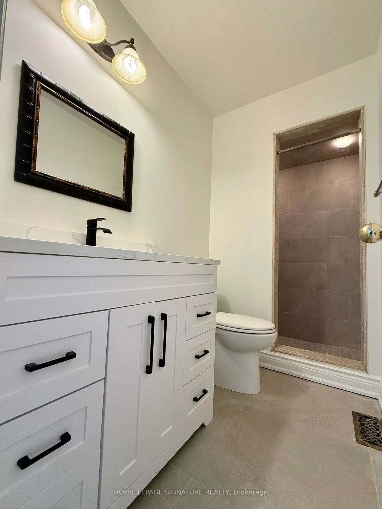 1133, Westview, 1022 - WT West Oak Trails, Oakville