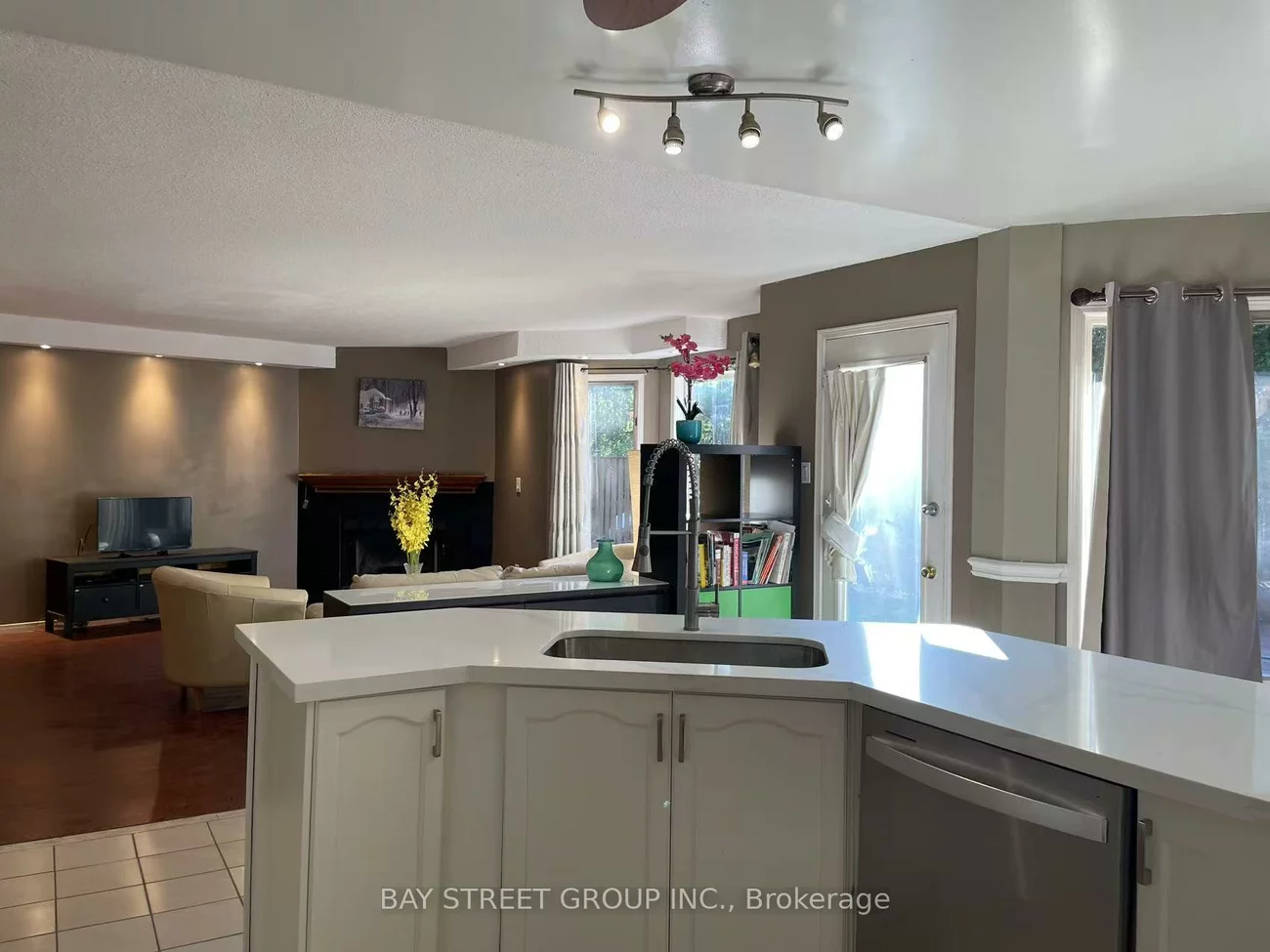 2589, Addingham, 1004 - CV Clearview, Oakville