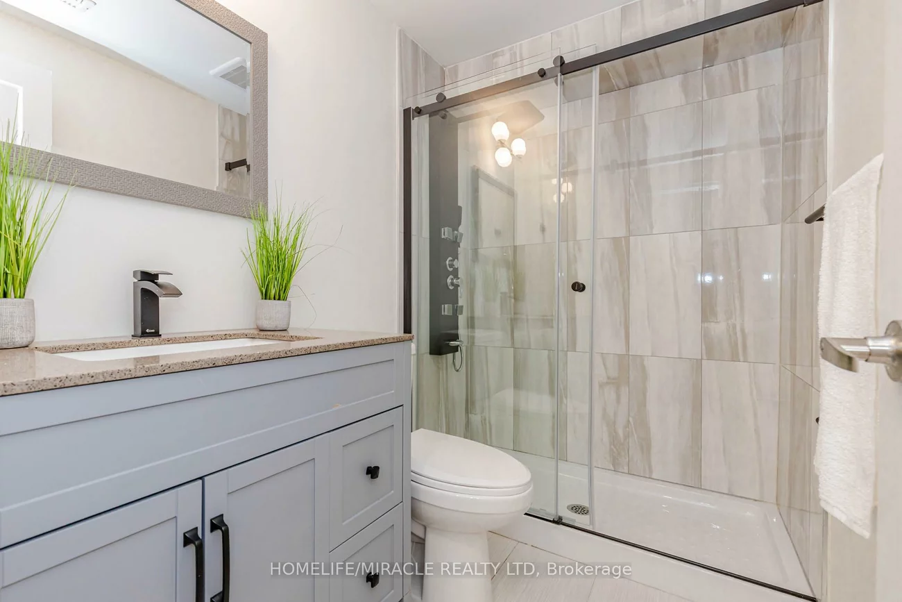 563, Taplow, 1020 - WO West, Oakville