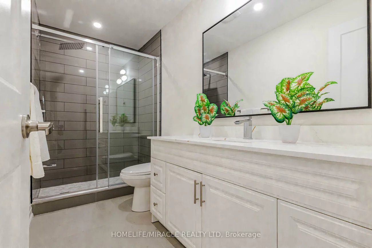 563, Taplow, 1020 - WO West, Oakville