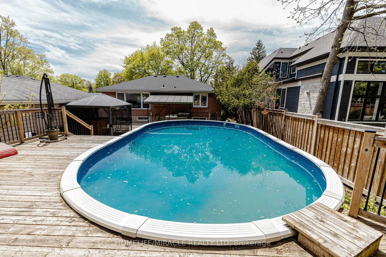 563, Taplow, 1020 - WO West, Oakville