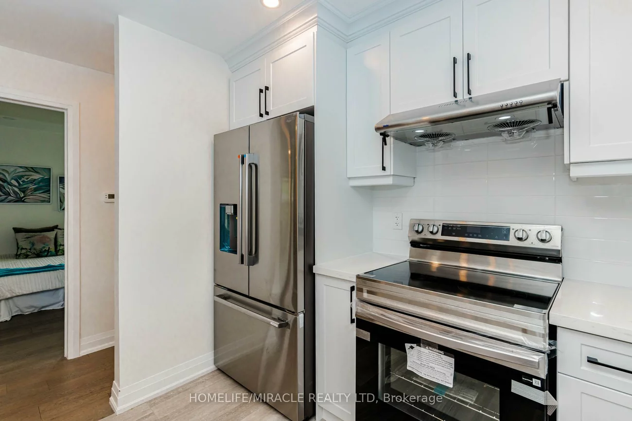 563, Taplow, 1020 - WO West, Oakville