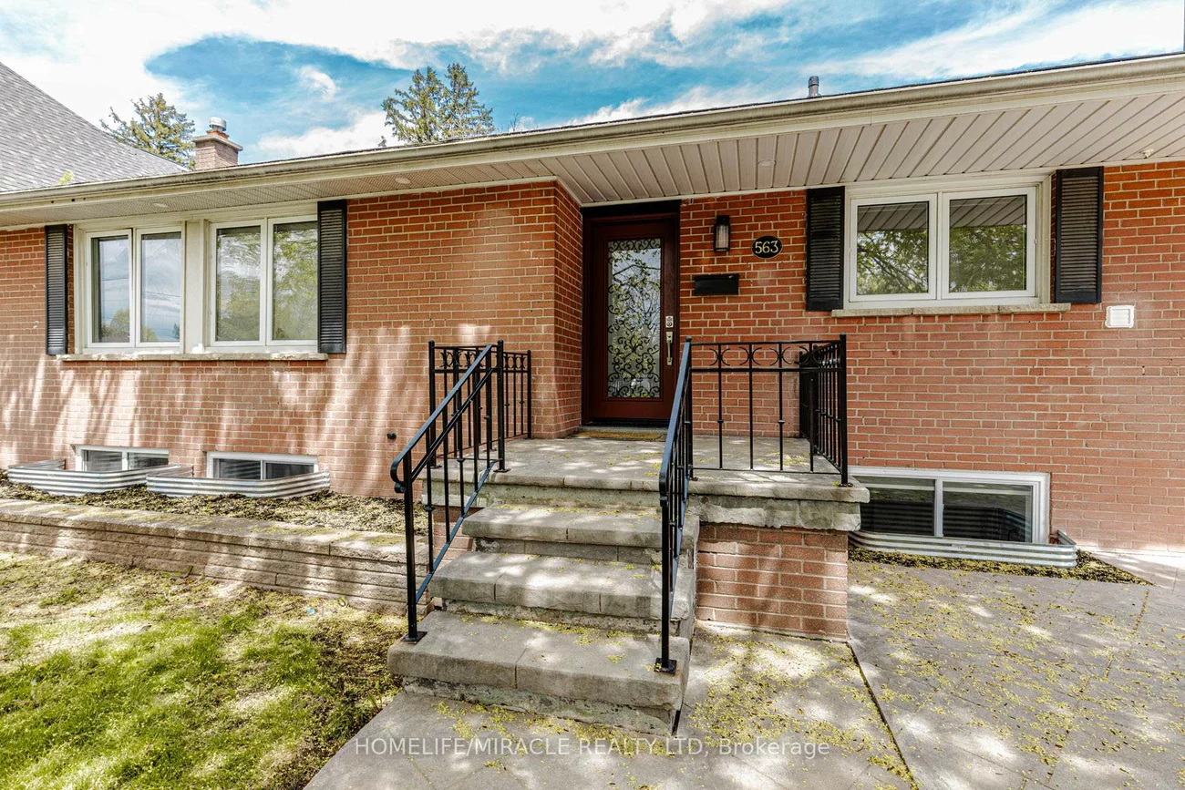 563, Taplow, 1020 - WO West, Oakville