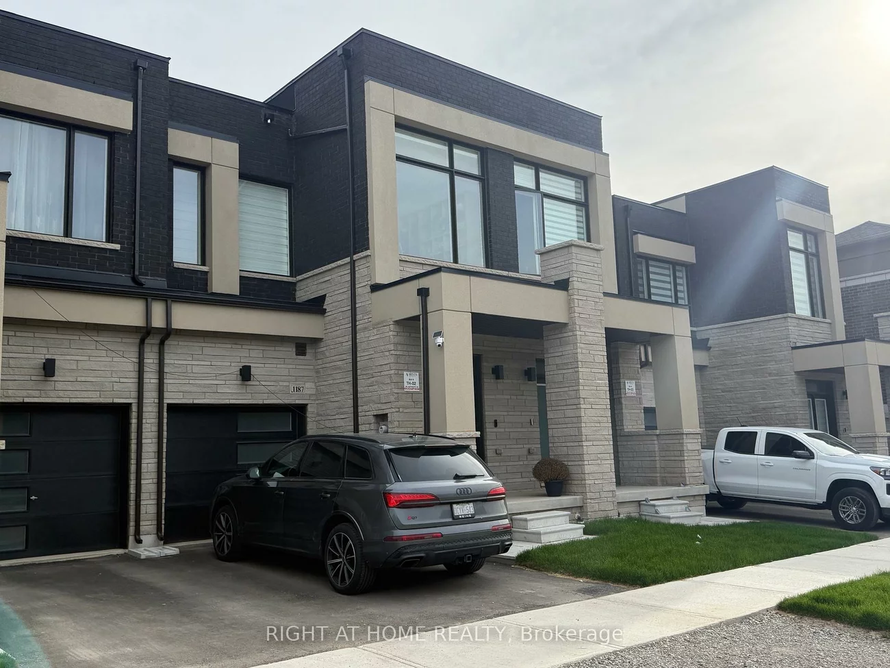 1187, Dartmouth, 1010 - JM Joshua Meadows, Oakville