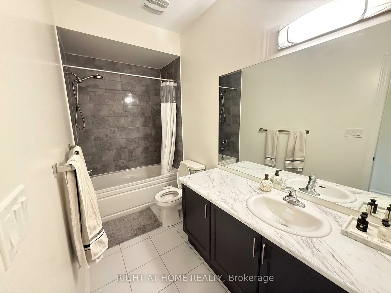 1187, Dartmouth, 1010 - JM Joshua Meadows, Oakville