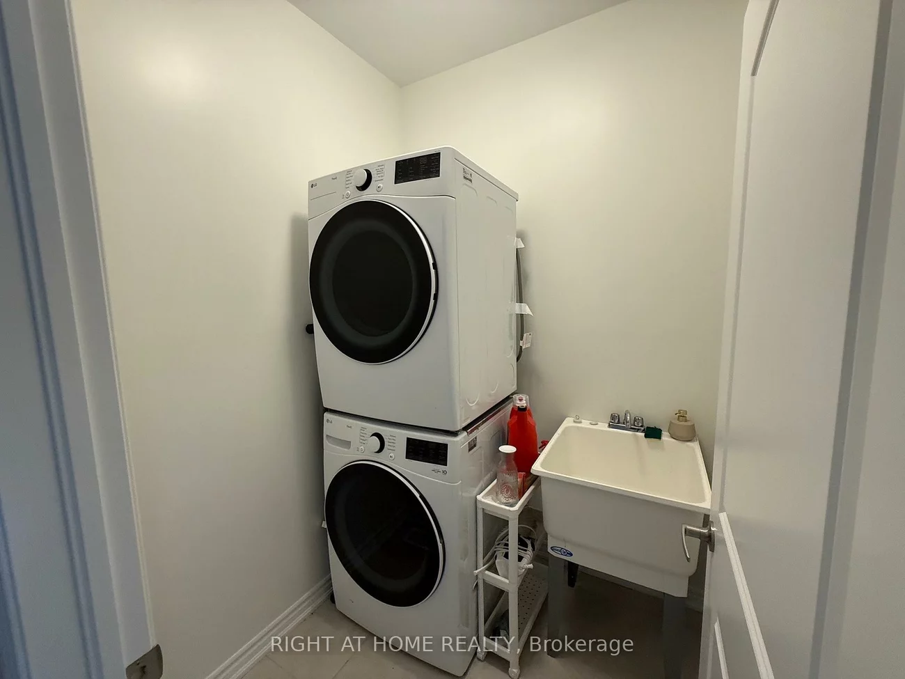 1187, Dartmouth, 1010 - JM Joshua Meadows, Oakville