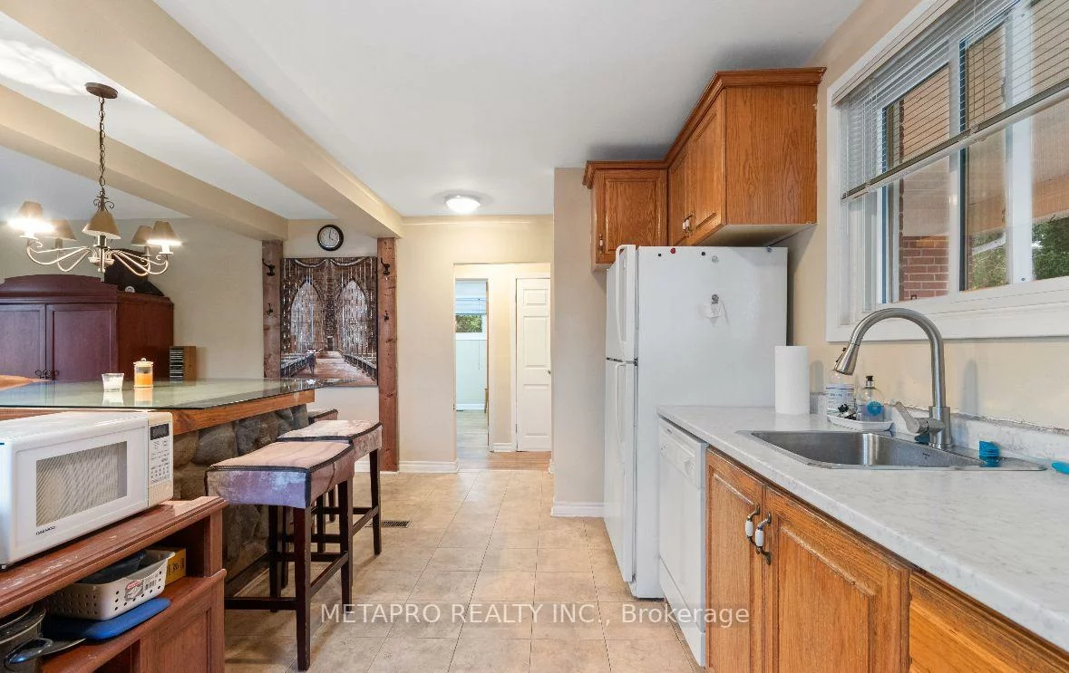 1294, Pinegrove, 1020 - WO West, Oakville