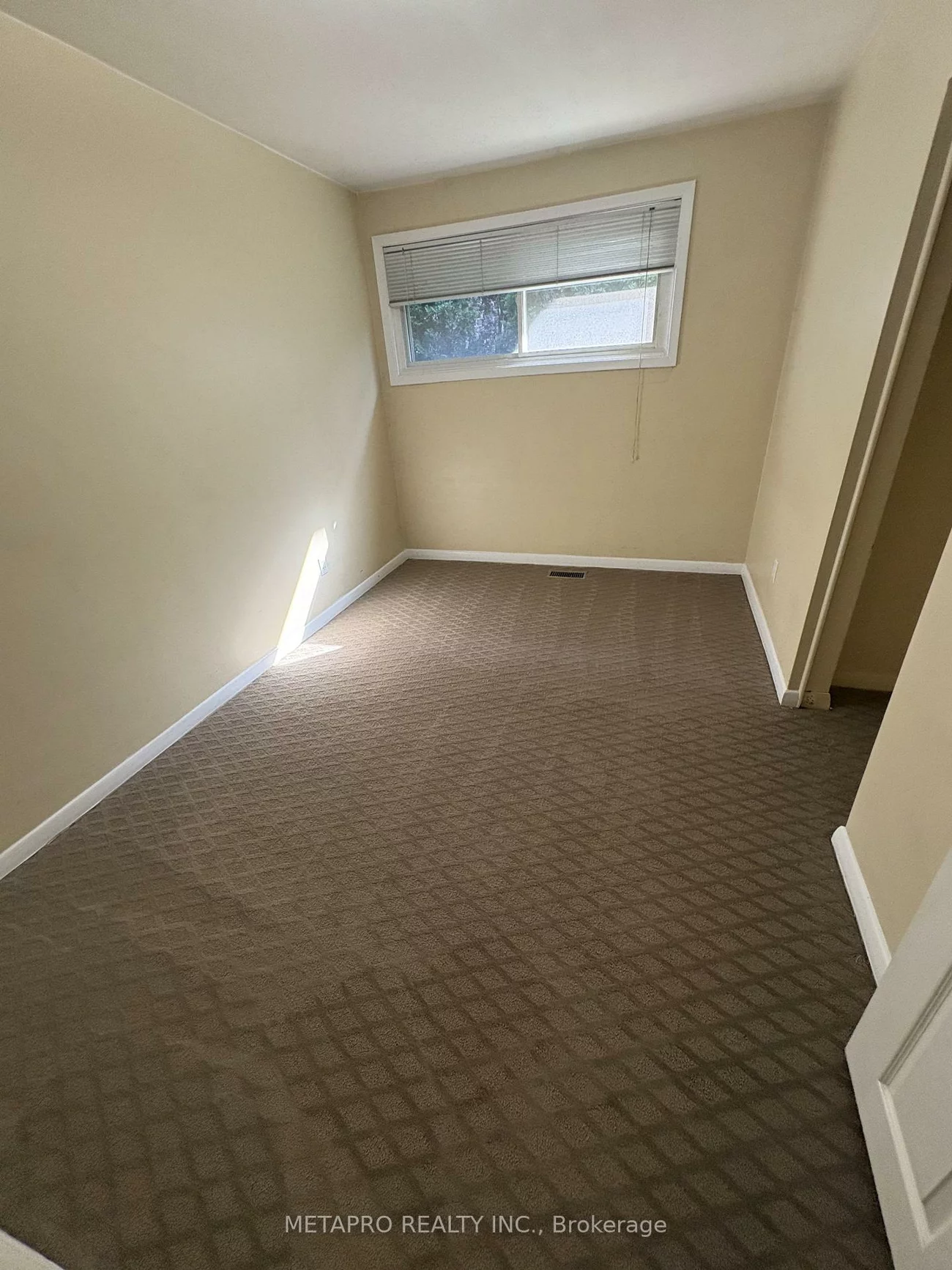 1294, Pinegrove, 1020 - WO West, Oakville