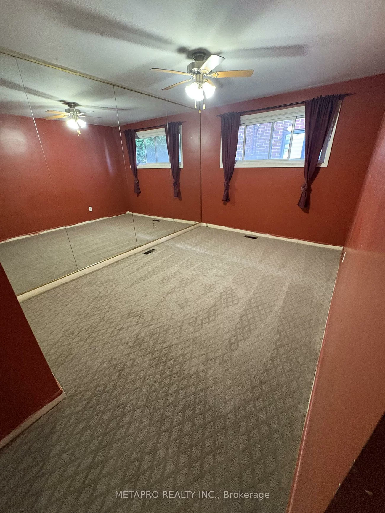 1294, Pinegrove, 1020 - WO West, Oakville