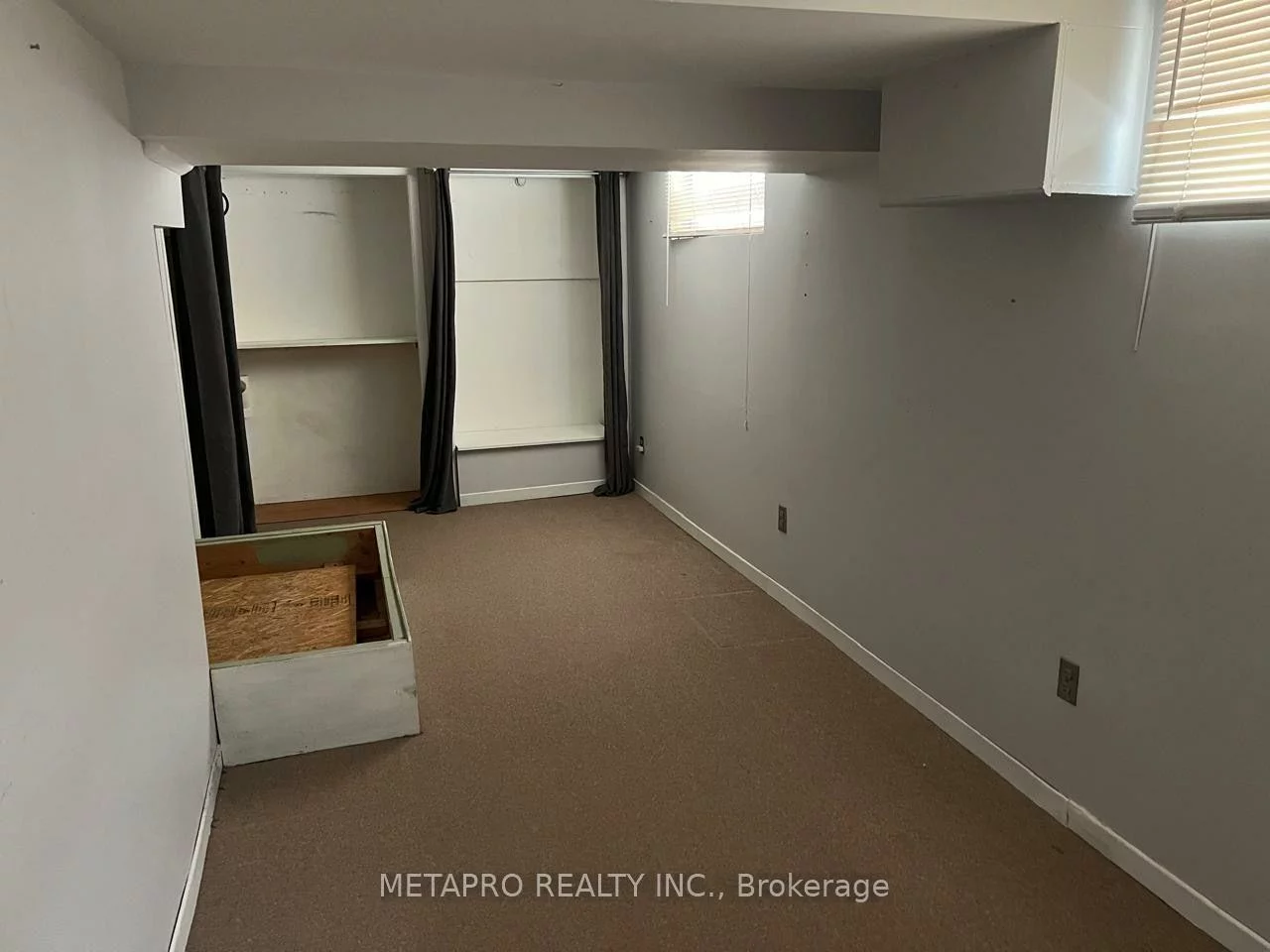 1294, Pinegrove, 1020 - WO West, Oakville