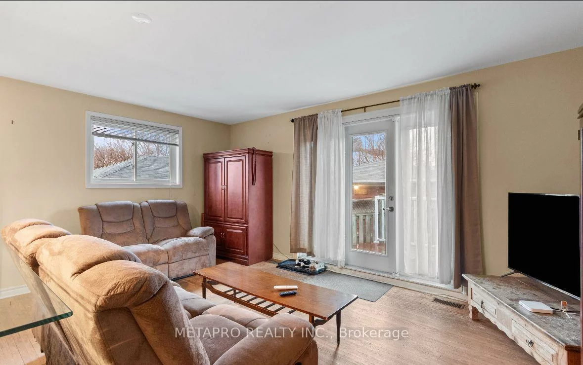 1294, Pinegrove, 1020 - WO West, Oakville