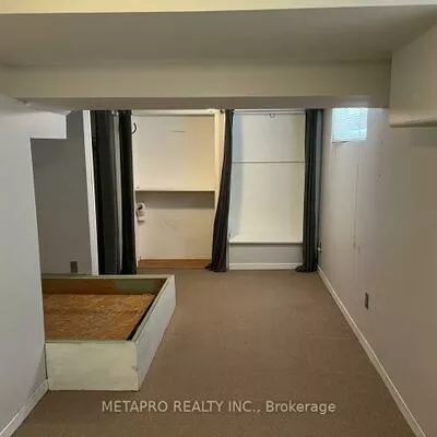 1294, Pinegrove, 1020 - WO West, Oakville