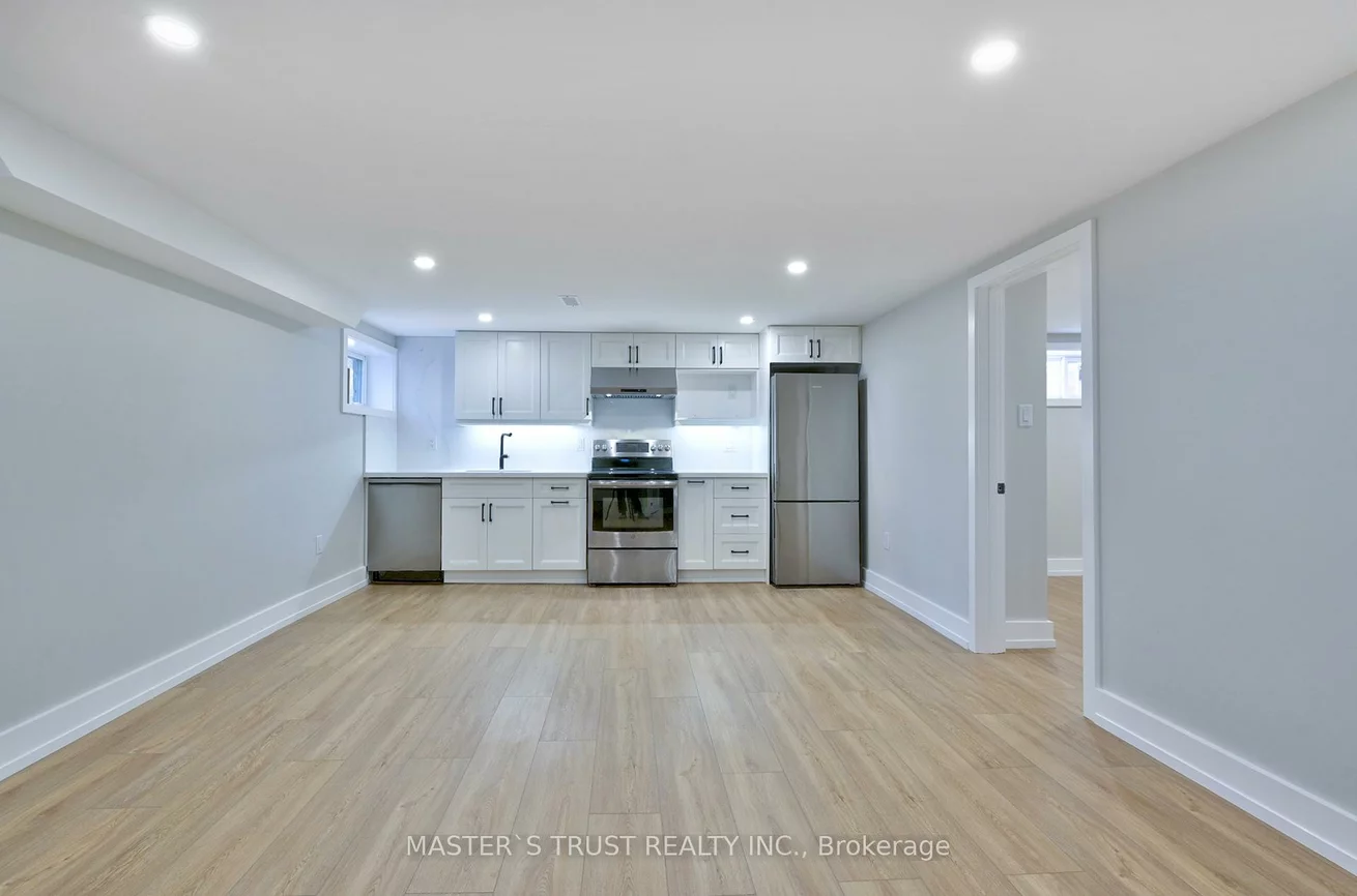 28, Florence, 1002 - CO Central, Oakville