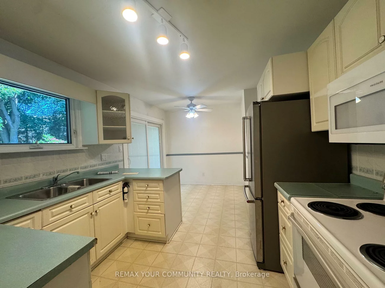 2063, Waters Edge, 1001 - BR Bronte, Oakville