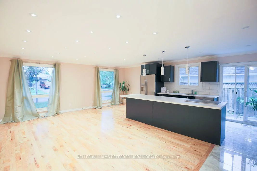 2255, Urwin, 1020 - WO West, Oakville