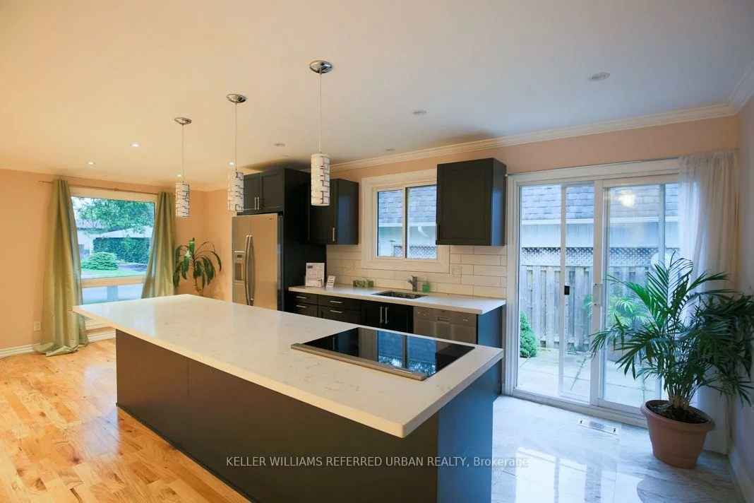 2255, Urwin, 1020 - WO West, Oakville