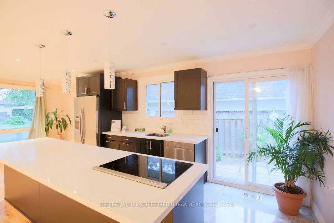 2255, Urwin, 1020 - WO West, Oakville